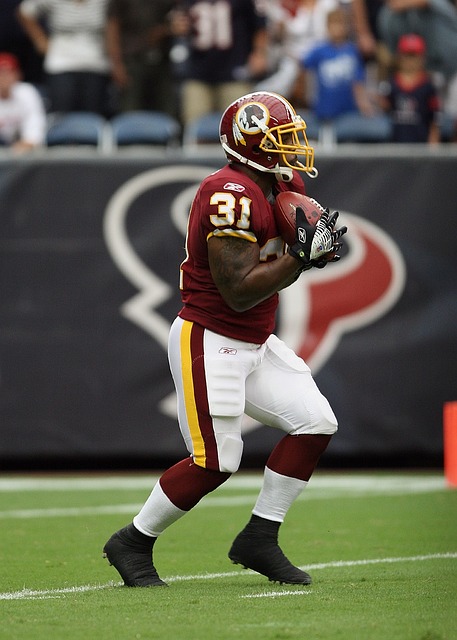 国足迎喜讯！中甲队宣布华裔名将加盟，助力归化进程.